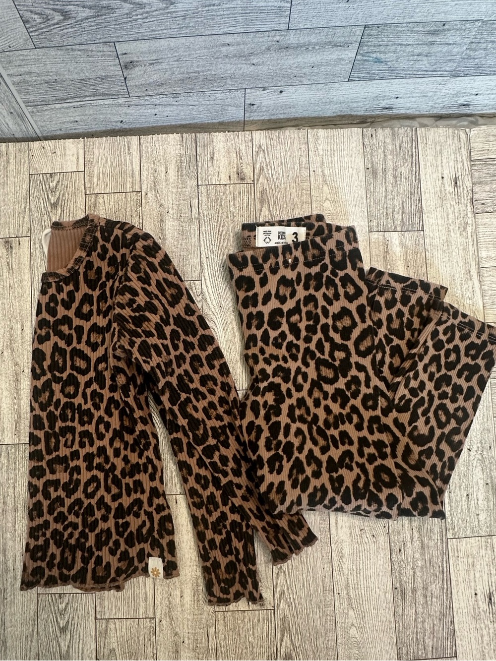 Girls Leopard Print Knit outfit - size 3T